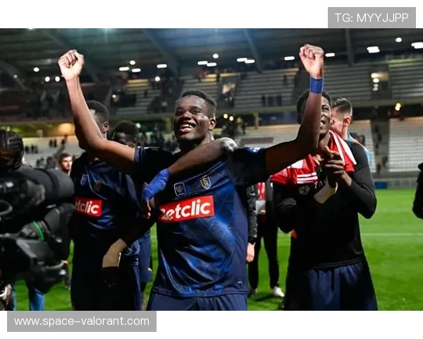 法国杯赛季启幕，法甲劲旅迎战低级别球队挑战